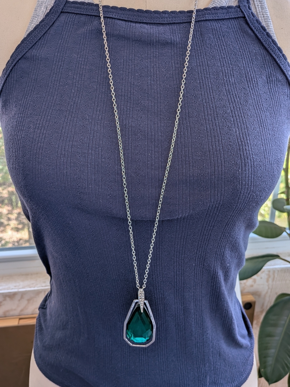 Silver Tone Long Pendant Necklace Emerald Green Teardrop Faceted Crystal